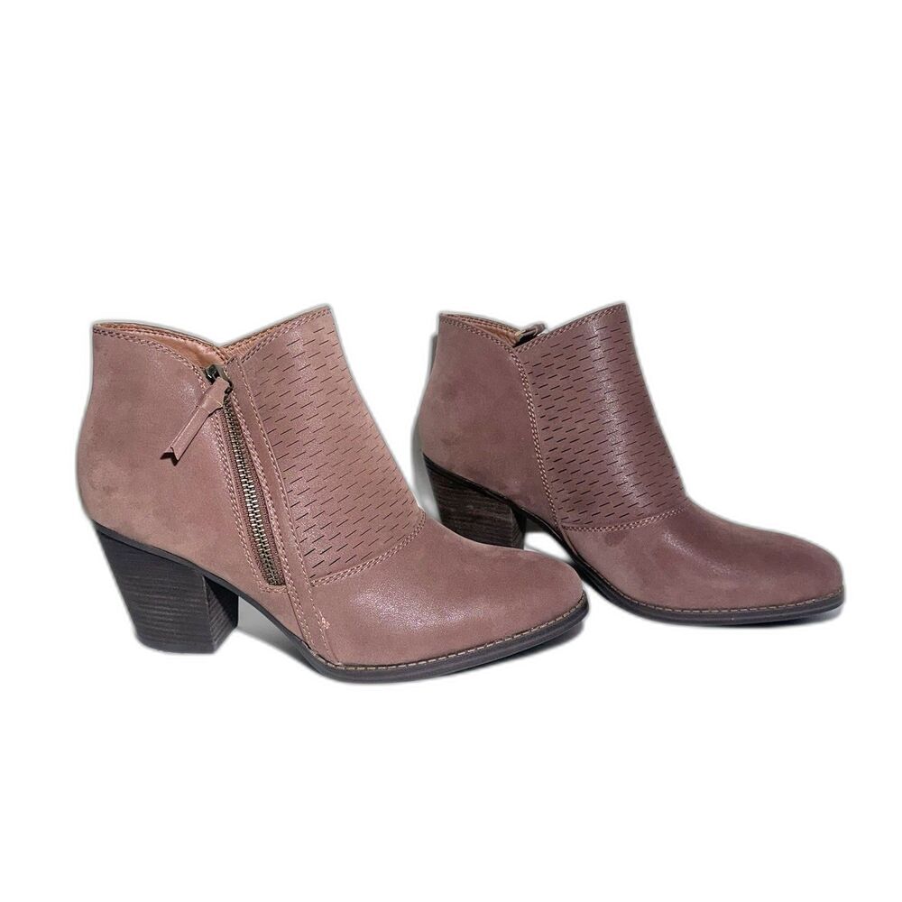 Baretraps Women's Cacie Brown Zipper Heeled Ankle Boots Shoes 9.5 M